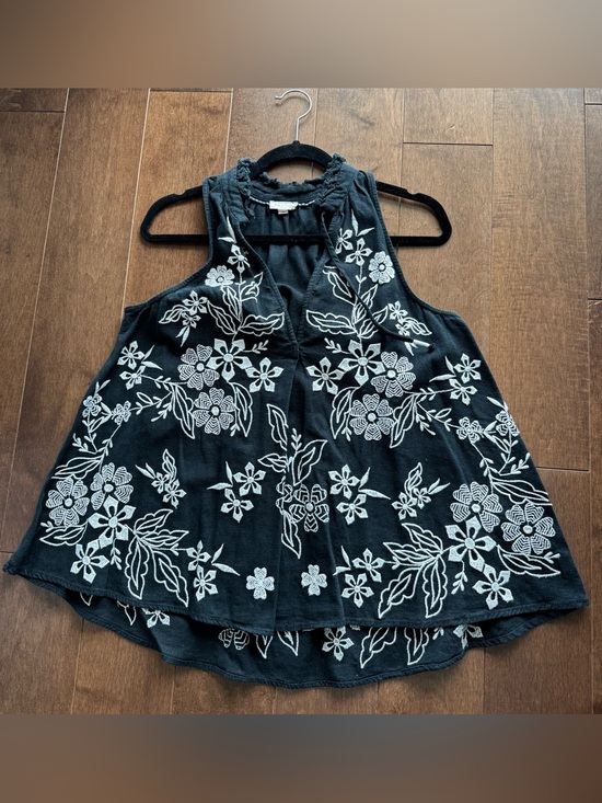 Pilcro Tops - Pilcro Black Top with White Embroidered Hem